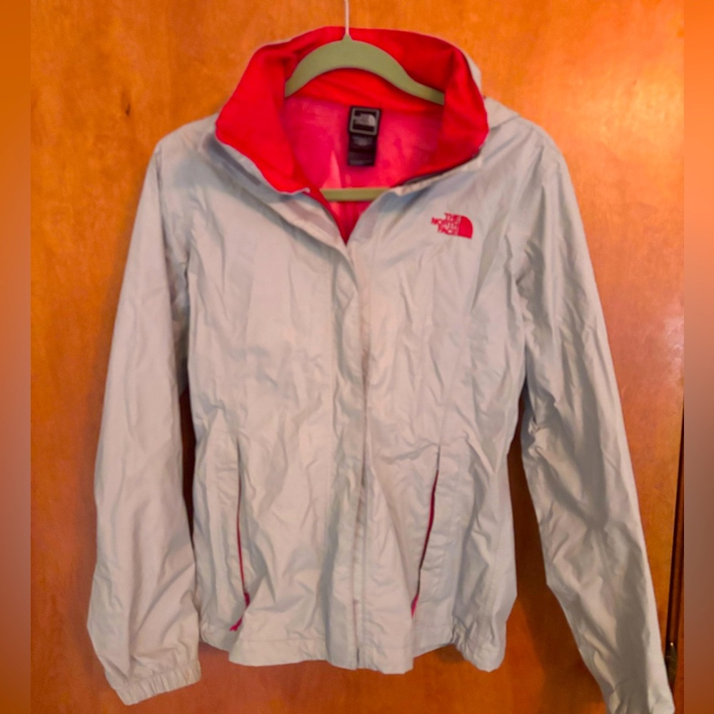 The North Face Light Gray Jacket with Red Accents size M